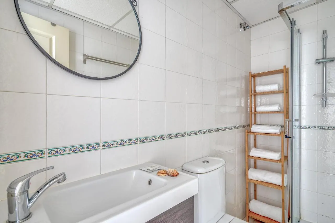 Fuengirola Penthouse With Seaviews Close To The Beach By Costarentals - Ref 06 Torremolinos 0*,  Španělsko